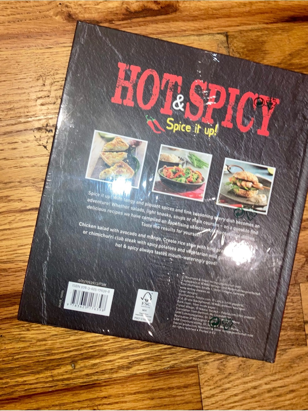 Hot & Spicy Cookbook & Hello Hot Stuff Kitchen Towel Bundle - NWT - Picture 3 of 12